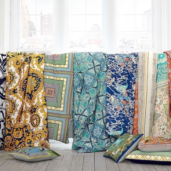 Pottery Barn Cat Scarf Print Pillow Cover, 20" x 20", Rare, Out of Print - Picture 11 of 12